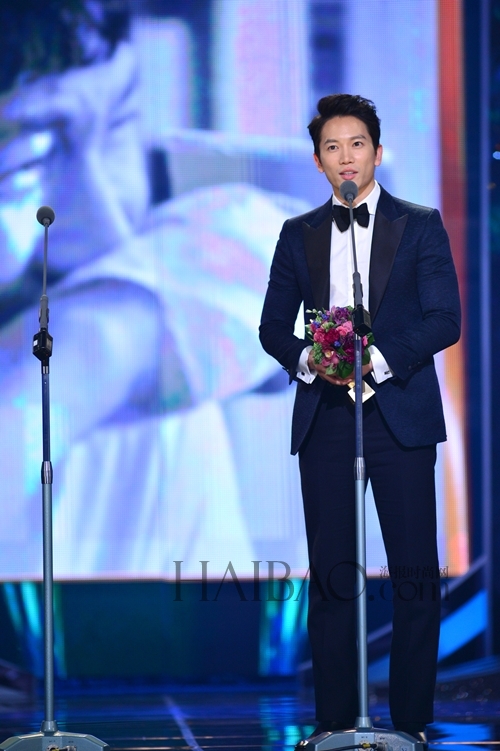 2013韩国sbs kbs演技大赏男明星着装精选