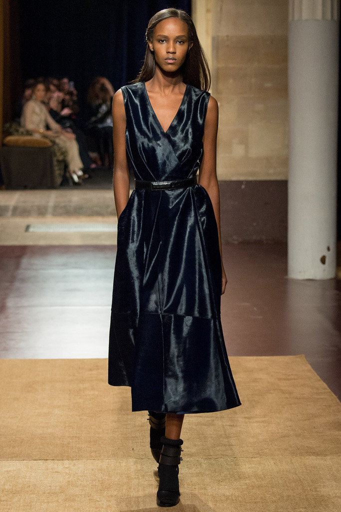 当地时间3月5日,hermès(爱马仕)于巴黎时装周发布2014年秋冬成衣
