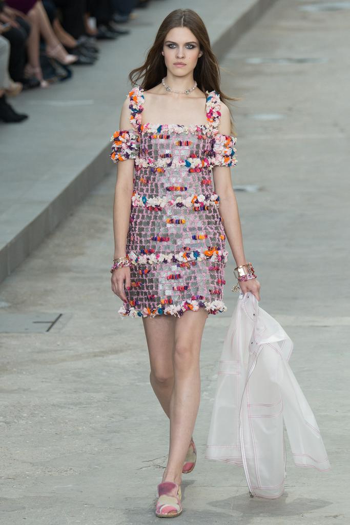 chanel 巴黎2015春夏系列时装秀 - - 中国服装网移动版