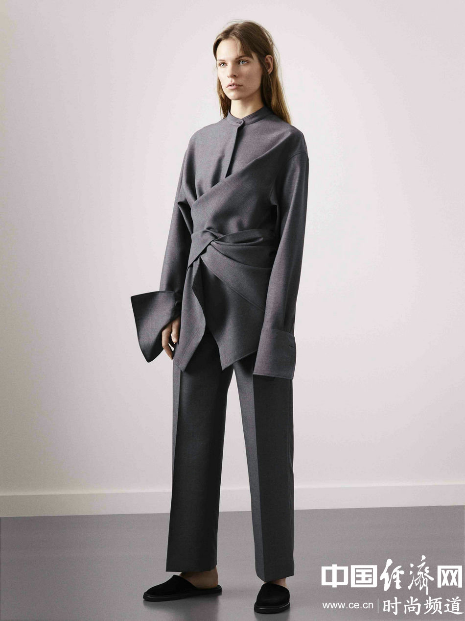 progress衣服,progress 她将"work in progress"做进品牌标识中,不仅表达了自己的创作态度,也
