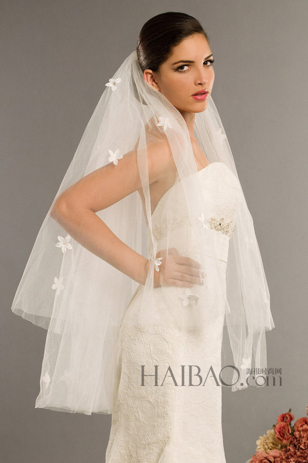 声明:以上2015春夏婚礼上的新娘发型:与众不同的发髻内容由中国服装网内容部收集整理自互联网,并对有明确来源的内容注明出处,如果您对本文版权的归属有异议,请联系我们,一经查实,我们会马上更改!