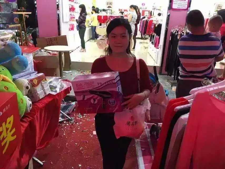 桃花季内衣深圳大浪新店开业 创万元业绩_服装招商资讯_中国服装网