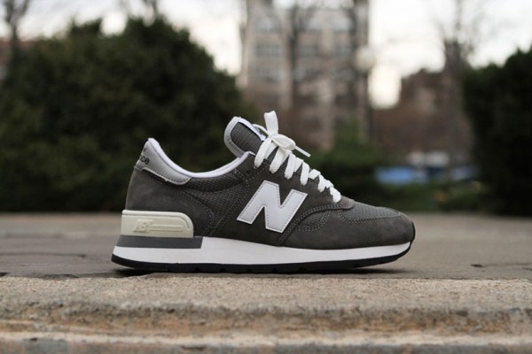 New Balance:“N字军团”围堵下怎么突出重围?