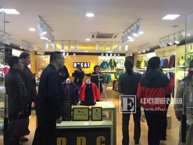 叮当猫童装
