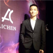 深圳市埃臣時尚服飾有限公司時尚男裝董事長袁總新春祝福