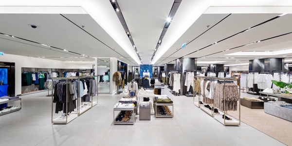  Recently, ZARA's parent company Inditex has released its first quarter earnings report, which shows that the group's turnover and net profit are growing. This huge Spanish apparel group is still expanding.