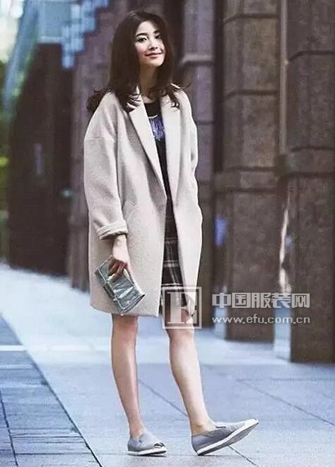 金蝶茜妮推荐:2017年最流行大衣就是这几款啦!图片