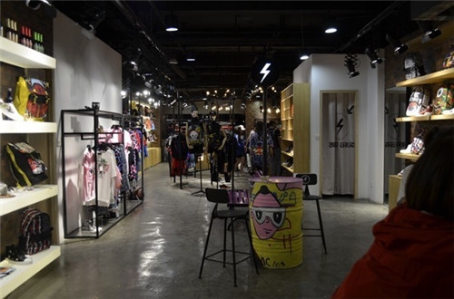 香港潮牌集合店bistar galaxy新店开业_服装招商资讯_中服网