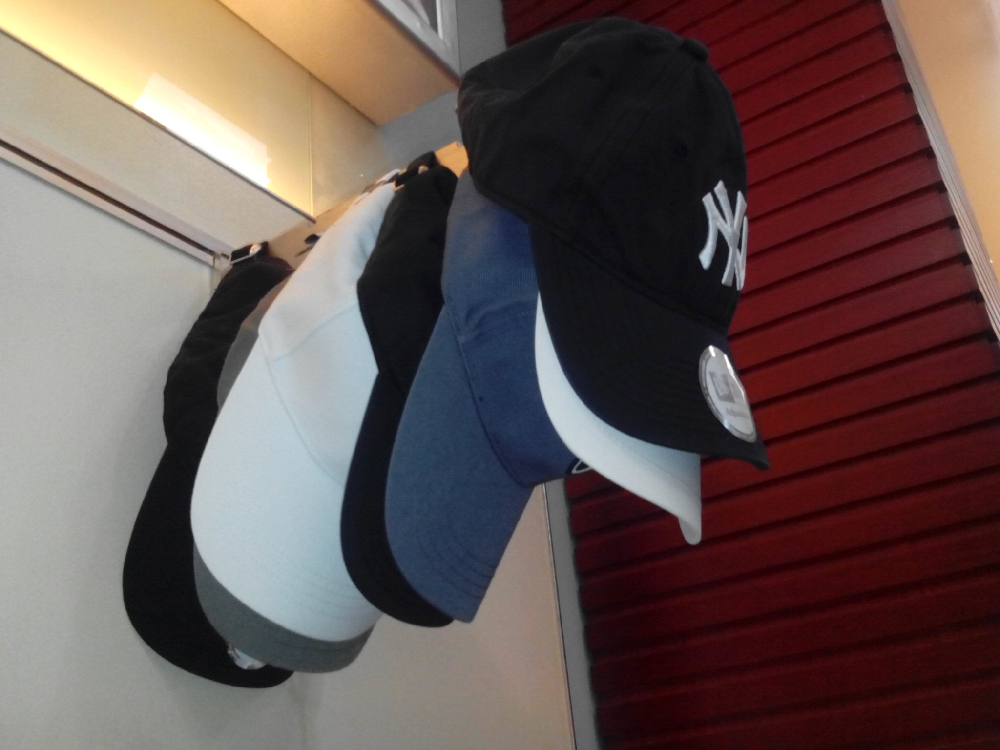 福建正品名牌运动鞋服批发零售-New Era运动帽遮阳帽