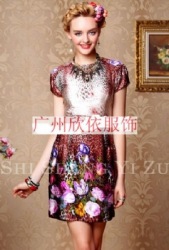广州欣依品牌服饰折扣女装一线精品高档尾单库存折扣时尚休闲外贸折扣批发
