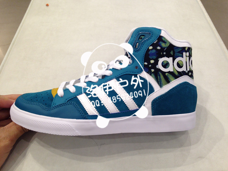东花市街道adidas三叶草女鞋:时髦的adidas三叶草女范冰冰高帮休闲板鞋推荐