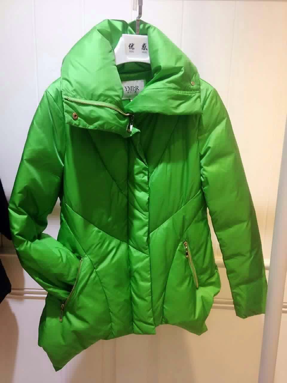 依目了然羽绒服品牌折扣时尚年轻女装尾货库存一手货源批发走份